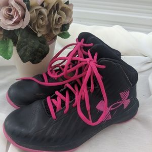 Under Armour Girls Sneakers size 5